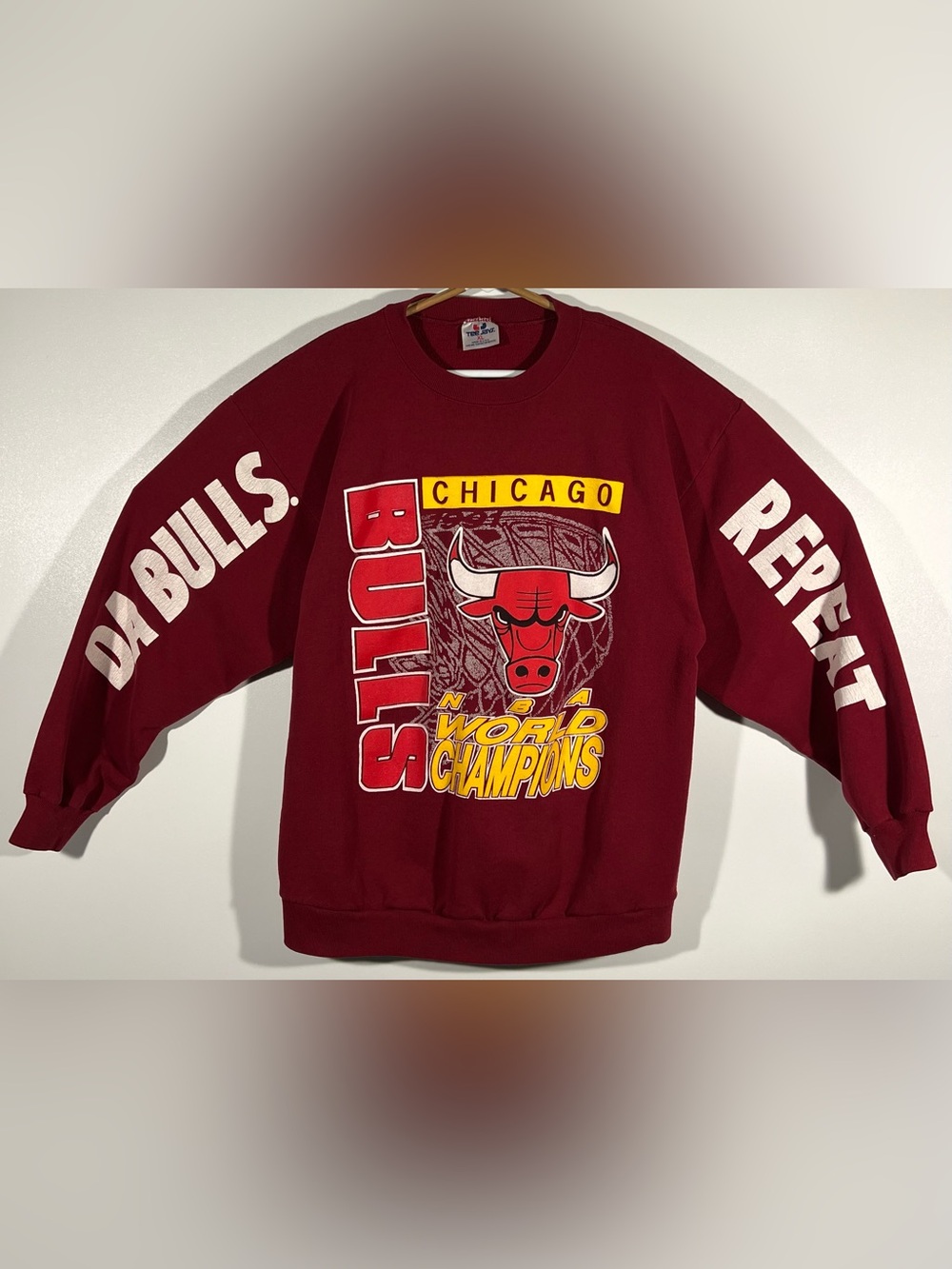 Vintage 90s Chicago Bulls NBA World Champions "Da Bulls" “Repeat" Crewneck Sz XL